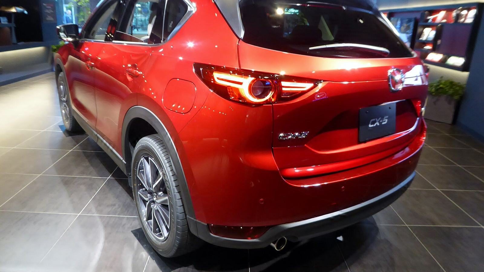 2021 Mazda CX-5, photograph 2 of 2