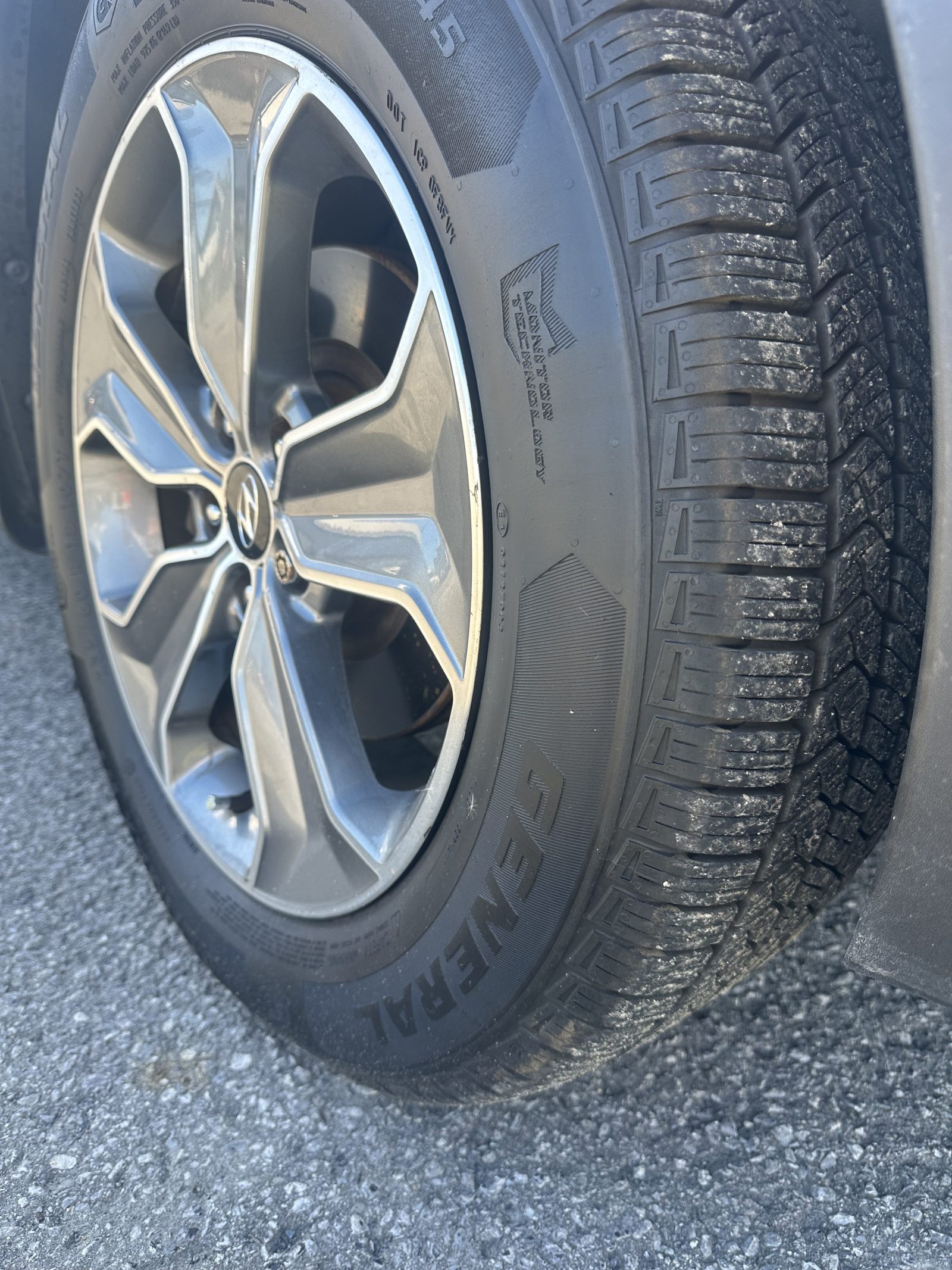 2016 Hyundai Santa Fe, photograph 9 of 10