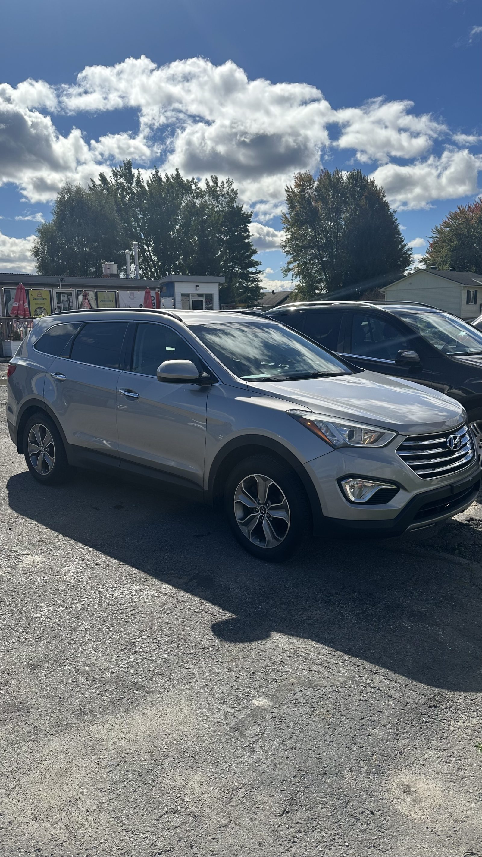 2016 Hyundai Santa Fe, photograph 1 of 10